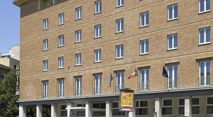 Nh Pisa Hotel Exterior photo